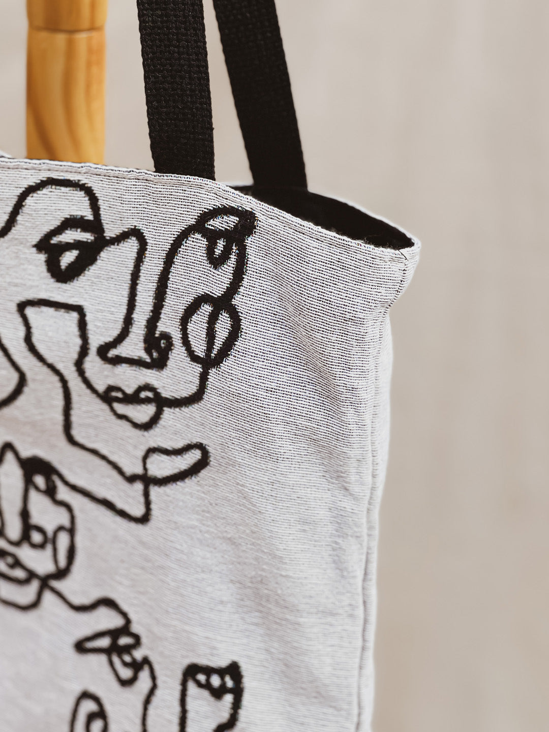 LA CARA Jacquard Woven Tote